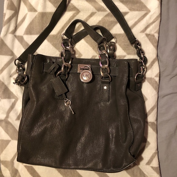 Michael Kors Handbags - Michael Kors Hamilton tote